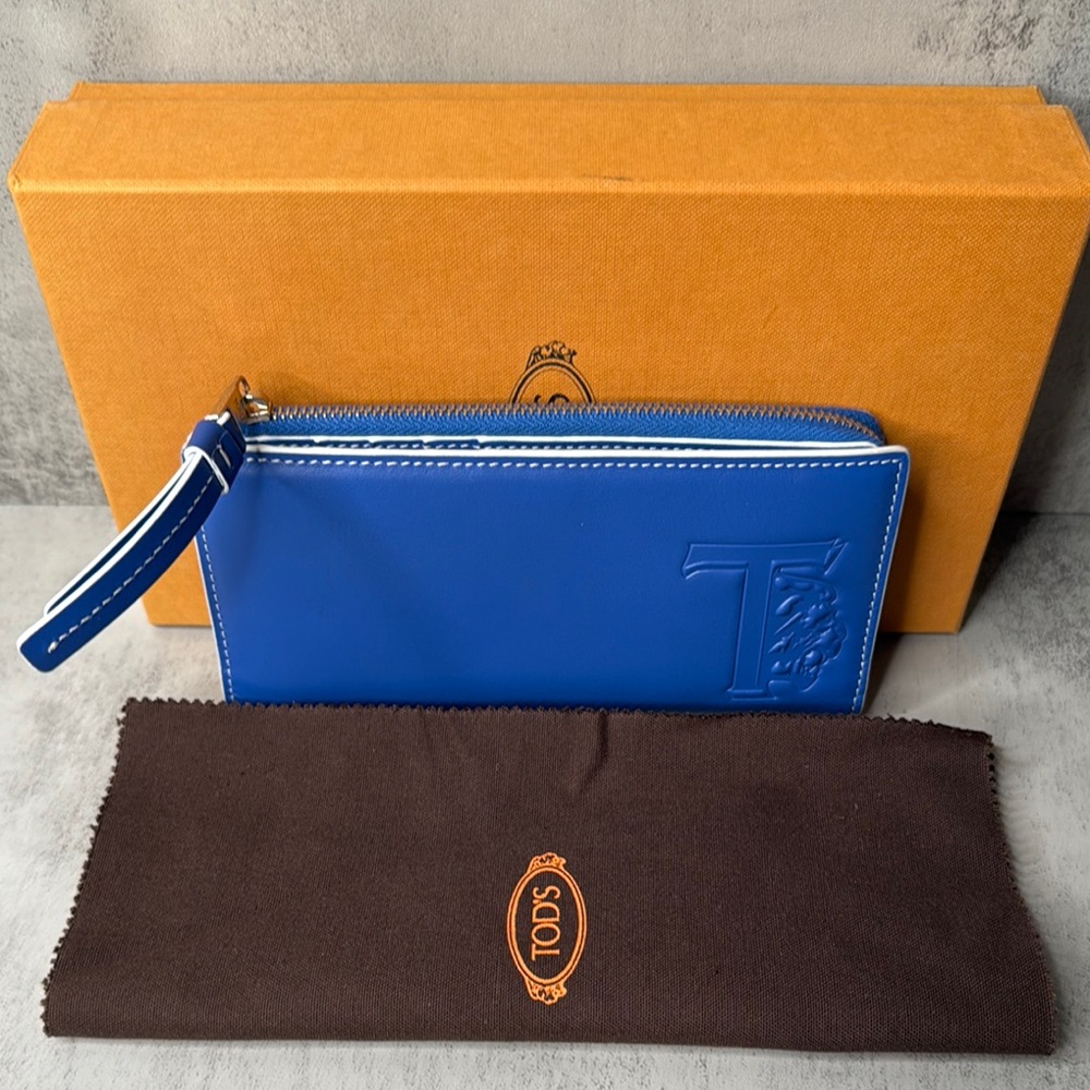 Tod's Blue Leather Wristlet